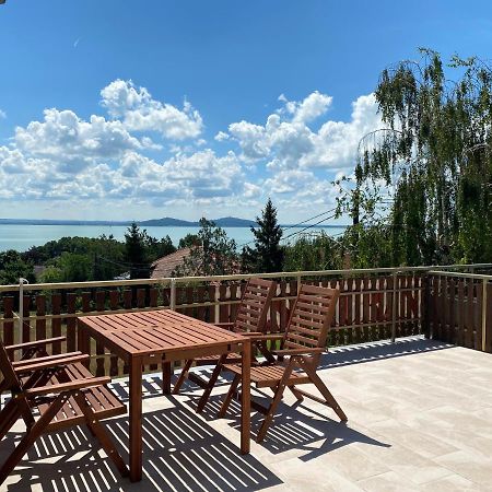 Bacchus Apartman - Borbarlang, Badacsony Badacsonytomaj Esterno foto