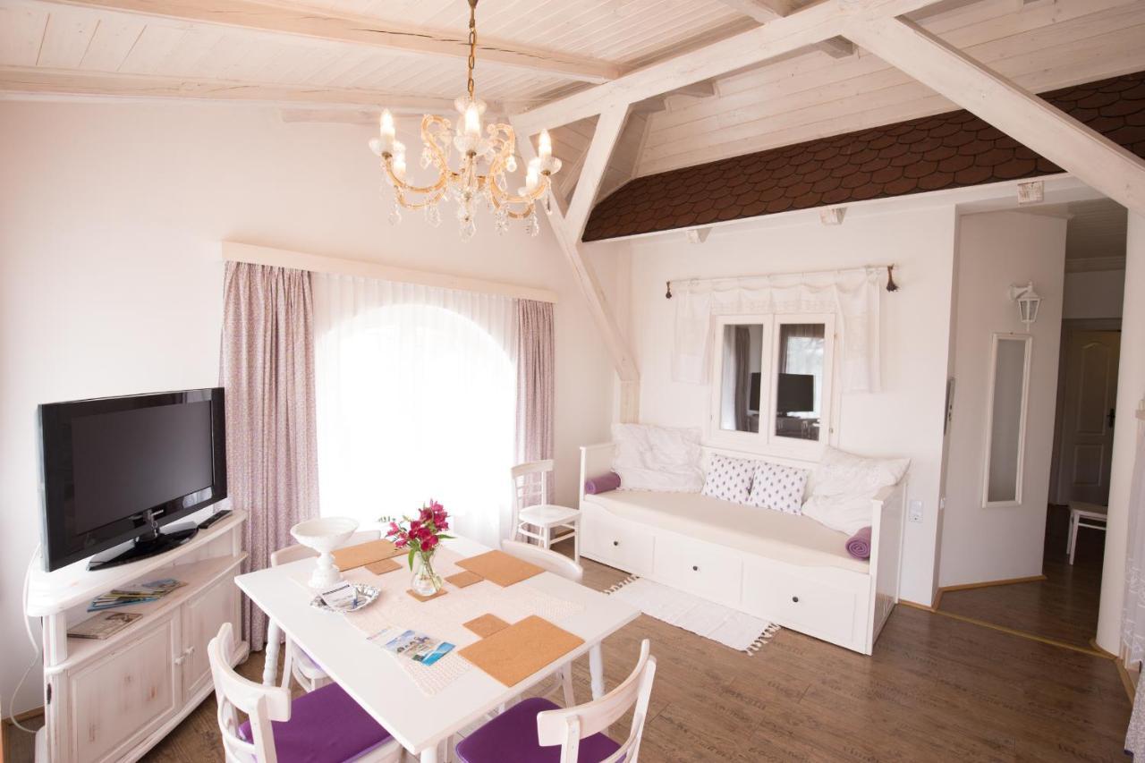 Bacchus Apartman - Borbarlang, Badacsony Badacsonytomaj Esterno foto