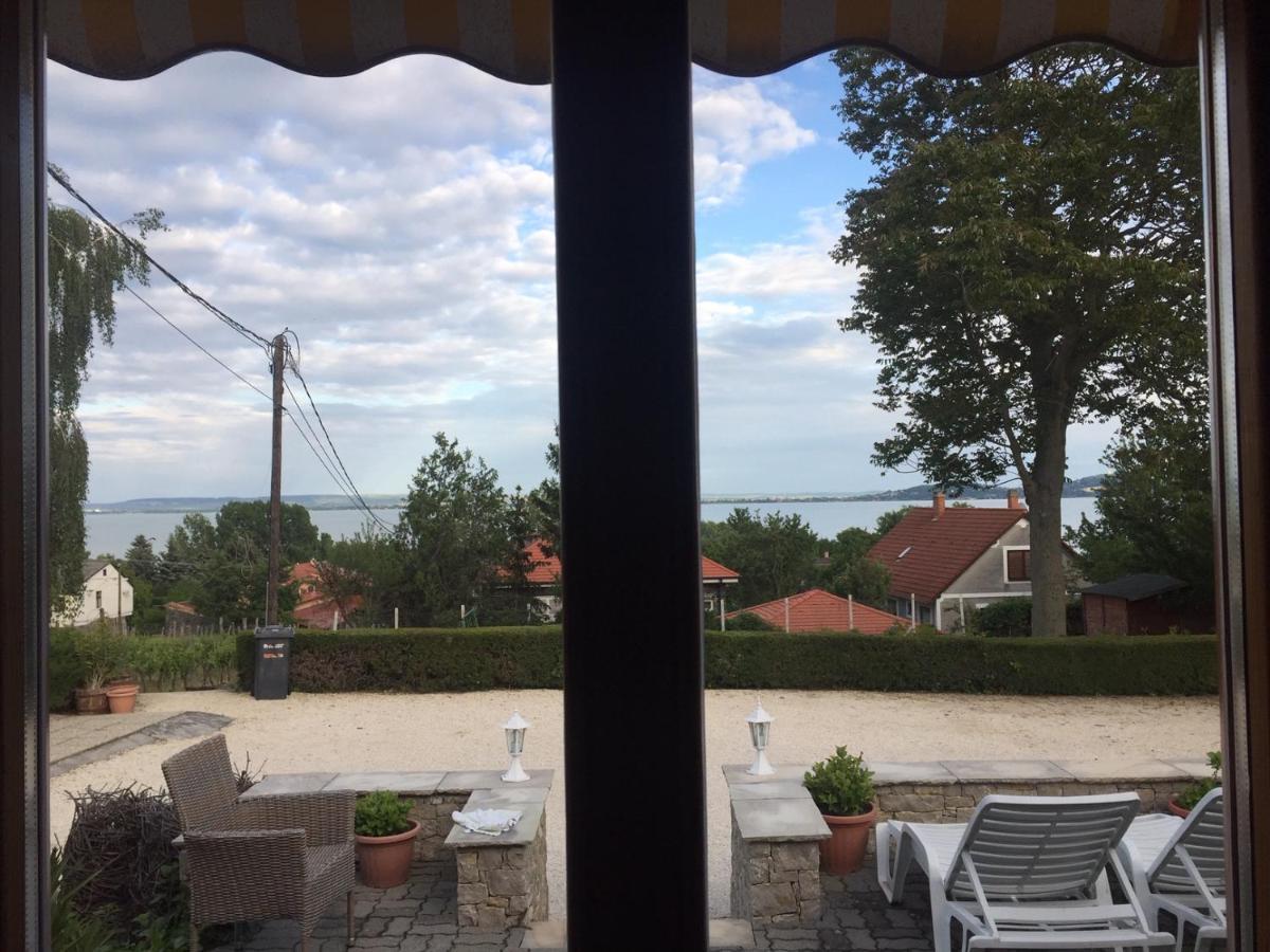 Bacchus Apartman - Borbarlang, Badacsony Badacsonytomaj Esterno foto