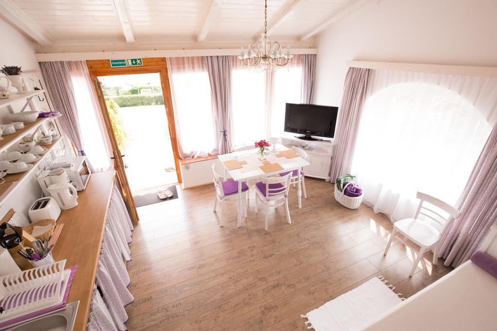 Bacchus Apartman - Borbarlang, Badacsony Badacsonytomaj Esterno foto