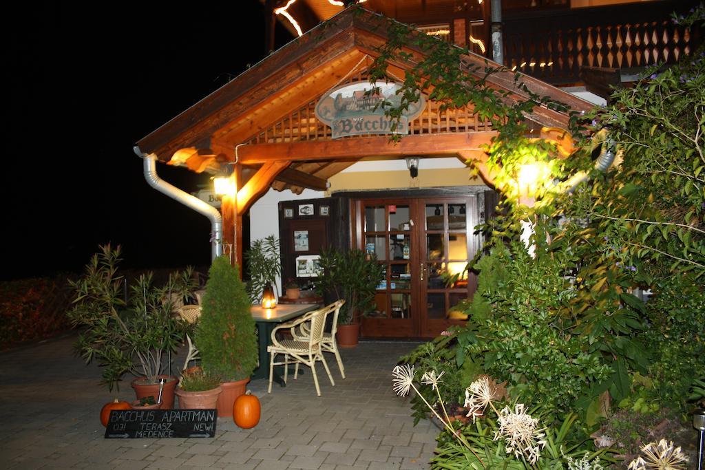 Bacchus Apartman - Borbarlang, Badacsony Badacsonytomaj Esterno foto