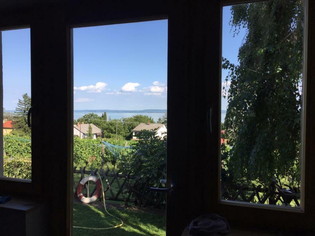 Bacchus Apartman - Borbarlang, Badacsony Badacsonytomaj Esterno foto